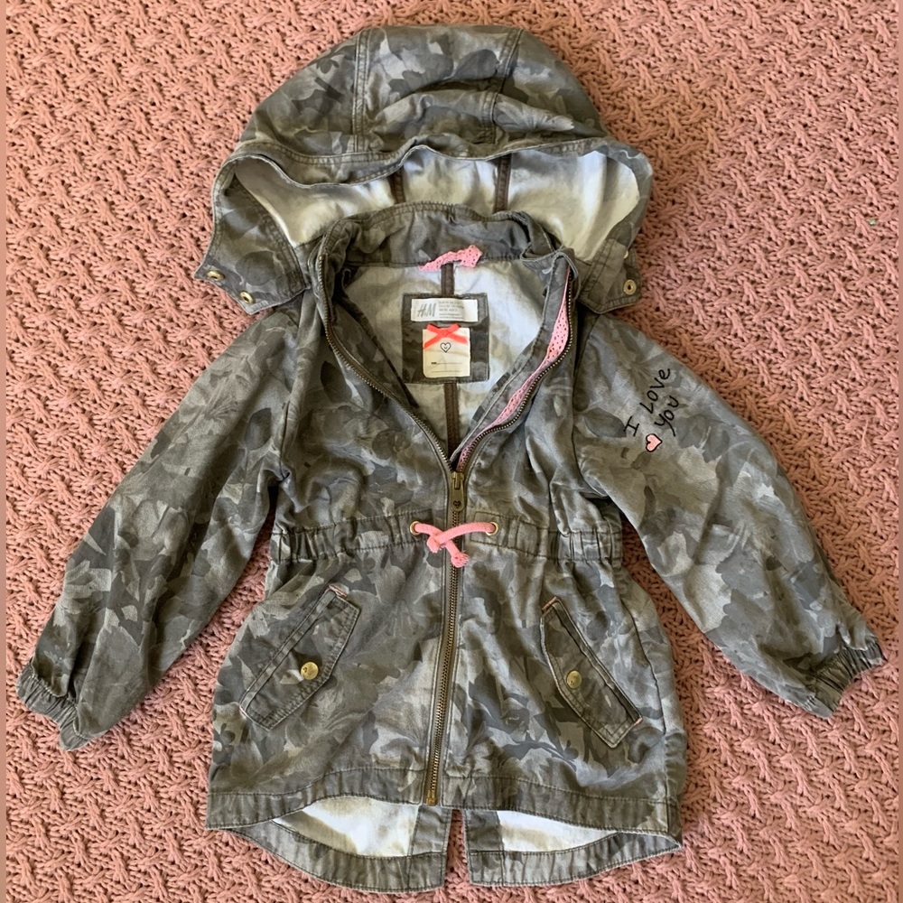 Kids H&M hooded jacket. Size 2-3t